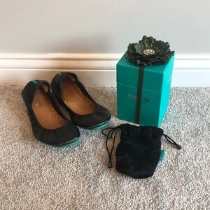 EUC size 7 black Tieks
